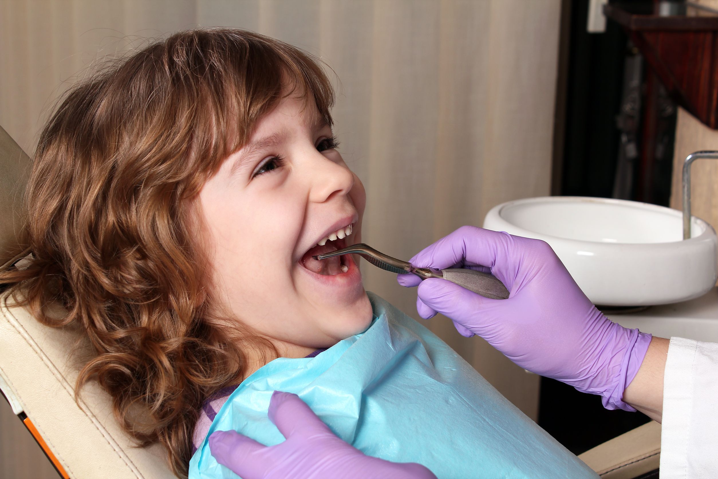 مراقبت از دندان های شیری دکتر مهدویان